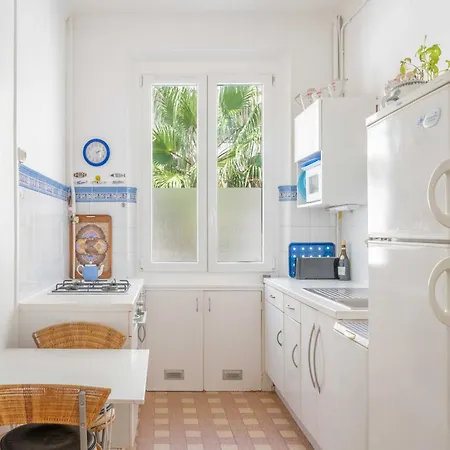 A C 2bdr 4p - Center Cannes